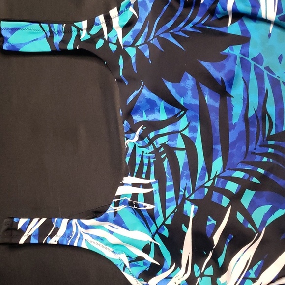 Seeker's Essentials Australia, size 8, blue tones animal/leaf design swimsuit - Picture 2 of 5